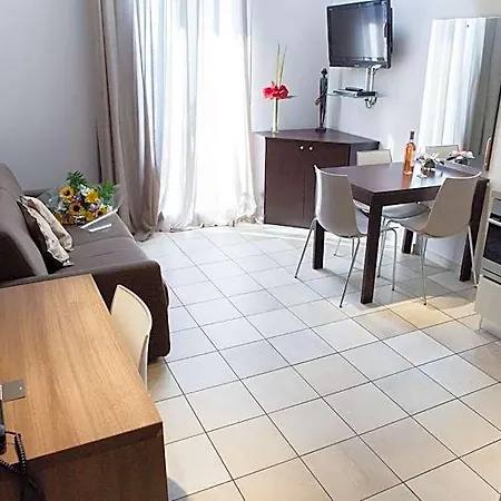 מלון D'elsa ז'ואן-לה-פינס