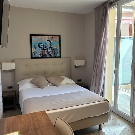 D'elsa 3* Juan-les-Pins