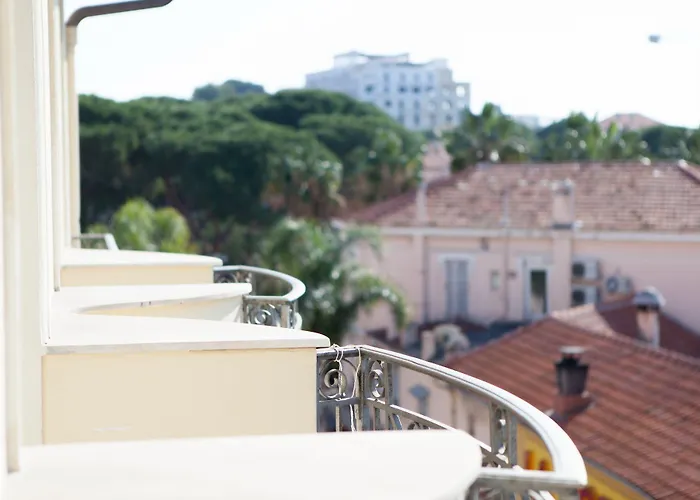 D'elsa Ζουάν λε Πιν